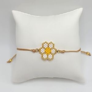 Boho Beaded Daisy Flower Child Hippie Bracelet